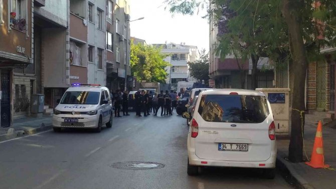 Bağcılar’da Uyuşturucu Bağımlısı Genç Annesinin Başını Kesip Camdan Aşağıya Attı