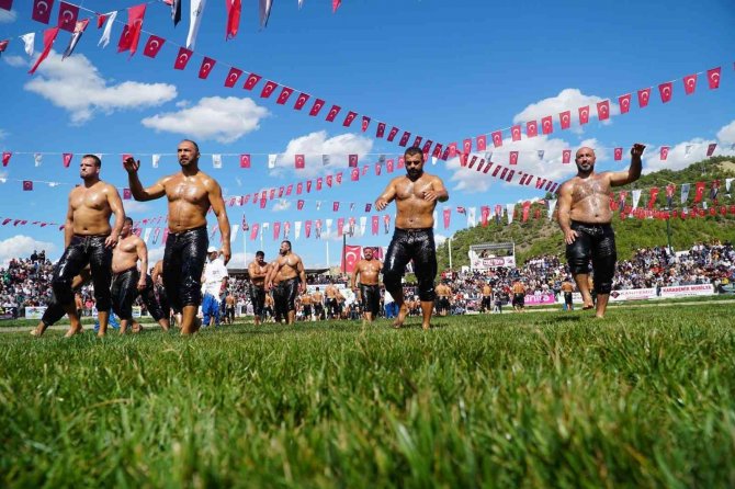 Osmancık Güreşleri’nde Başpehlivan Mustafa Taş Oldu