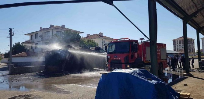 Çorum’da Köy Pazarında Yangın