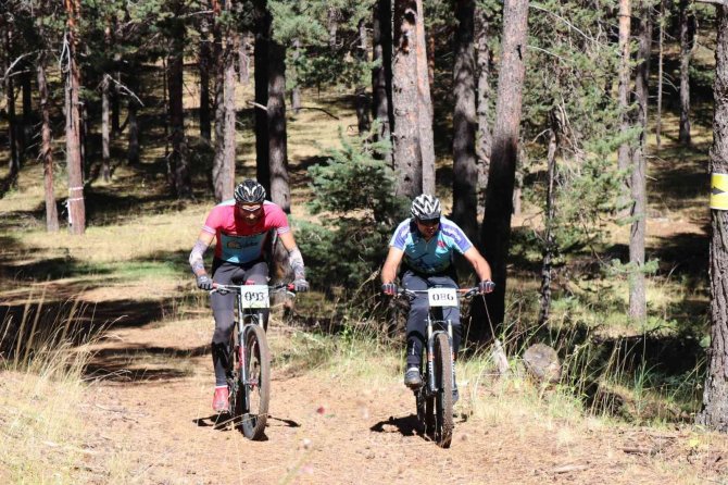 Dumanlı Dağ Bisikleti Yarışları, Erzincan’da Yapıldı