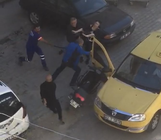 Edirne’de Kavgaya Motorla Daldı, Sopayla Vurduğu Adamı Kanlar İçinde Bıraktı...o Anlar Kamerada
