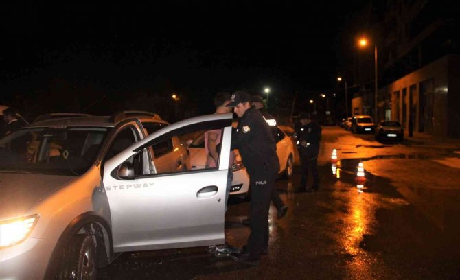 Elazığ’da 330 Şahsın Ve 70 Aracın Gbt Kontrolü Ve Denetimi Yapıldı