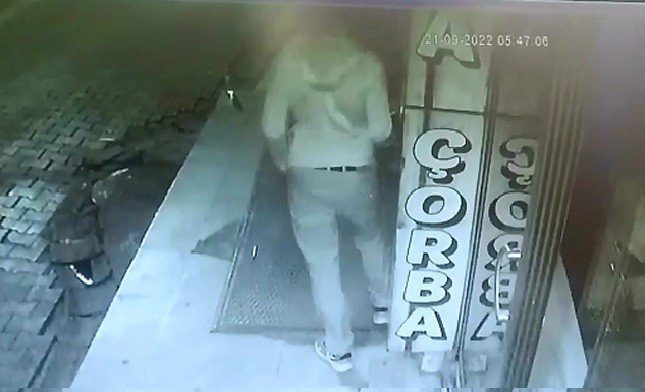 Girdiği Dükkanda Umduğunu Bulamayan Hırsız, Kasadaki Bozuklukları Çaldı
