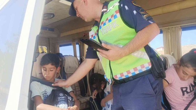 Elazığ’da Jandarmadan Radarlı Ve Dronlu Trafik Denetimi