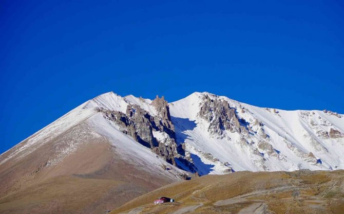 Erciyes Beyaz Örtüsünü Giydi