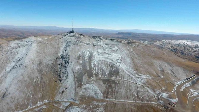 Palandöken’in Beyaza Bürünen Zirvesi Dron İle Görüntülendi