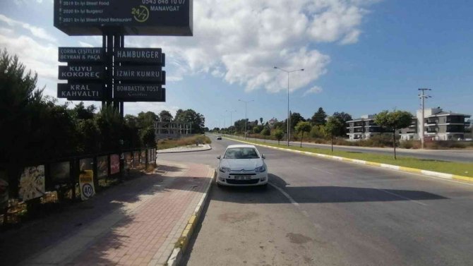 İ̇şyerinin Önünde Meydana Gelen Kazalara İsyan Etti
