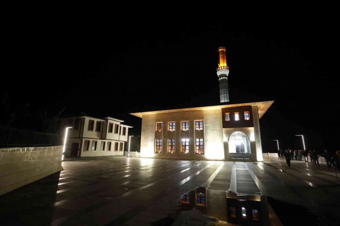 Bakan Soylu, Trabzon’da Recep Tayyip Erdoğan Camii’nin Açılışını Yaptı