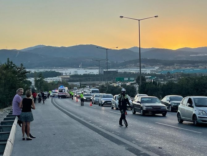 Önündeki Otomobile Çarpan Motosiklet Sürücüsü Hayatını Kaybetti