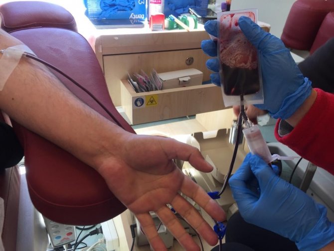 Kars’ta Kızılay’a Kan Bağışı