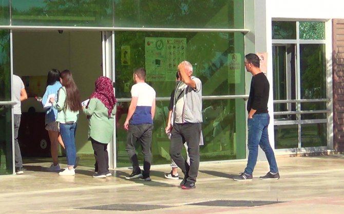 Kapıların Kapanmasına Saniyeler Kala Sınava Yetiştiler