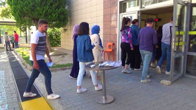 Kapıların Kapanmasına Saniyeler Kala Sınava Yetiştiler