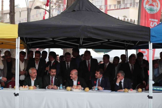 Bakan Soylu’ya Suruç’ta Sevgi Seli