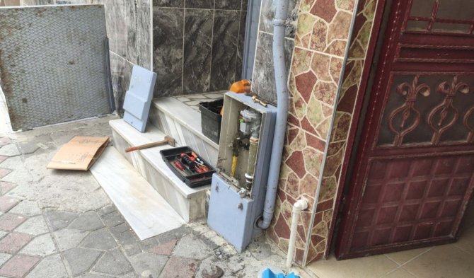 Sultangazi’de Gaz Kaçağı Paniği: Mahalleli Sokağa Döküldü