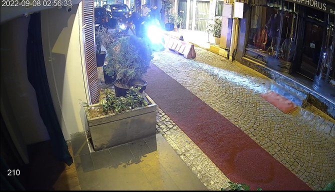 Ortaköy’de Gece Kulübündeki Silahlı Saldırının Yeni Görüntüleri Ortaya Çıktı