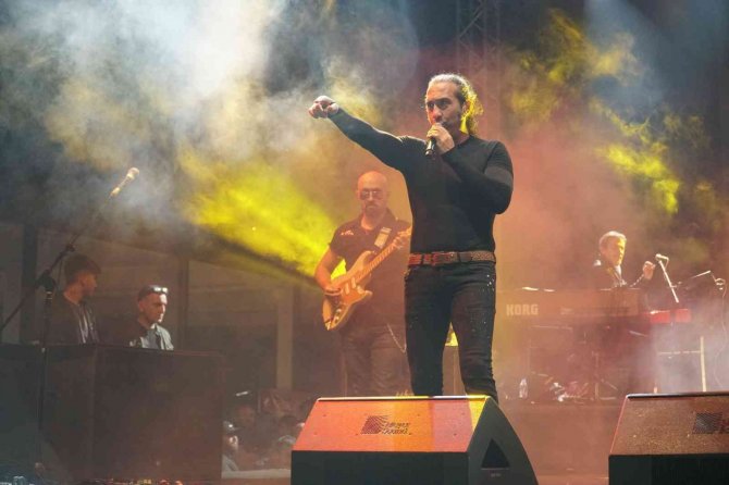 Ünlü Sanatçı Kıraç: “Fatih Sultan Mehmet’te Bizim, Mustafa Kemal Atatürk’te Bizim”