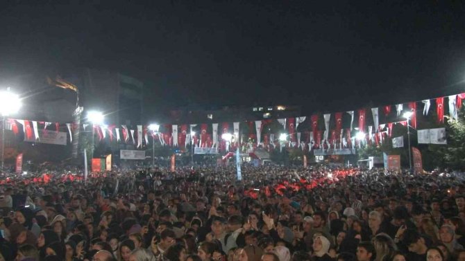 Sultangazi Belediyesi Gençleri Emre Aydın İle Buluşturdu