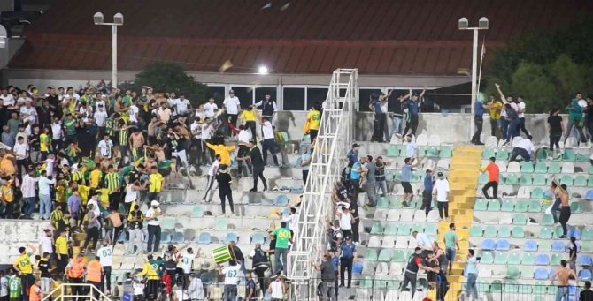 Tarsus İ̇dman Yurdu İle Şanlıurfa Maçında Koltuklar Havada Uçuştu