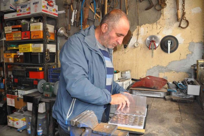 Dışından Bakan Hurda Dükkanı Sanıyor, İçerisi Tarihe Açılıyor