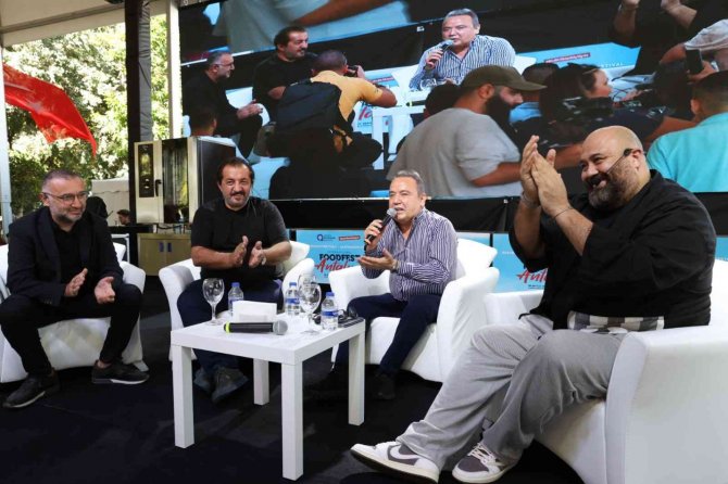 Antalyalılar Ünlü Şeflerin Söyleşi Ve Workshopuna Akın Etti