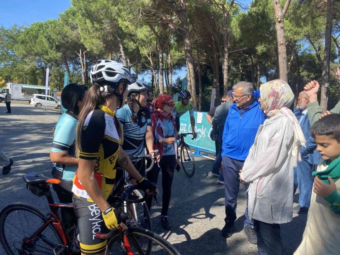 Beykoz’da ‘Zamana Karşı Yol Bisikleti Yarışı’ Gerçekleşti