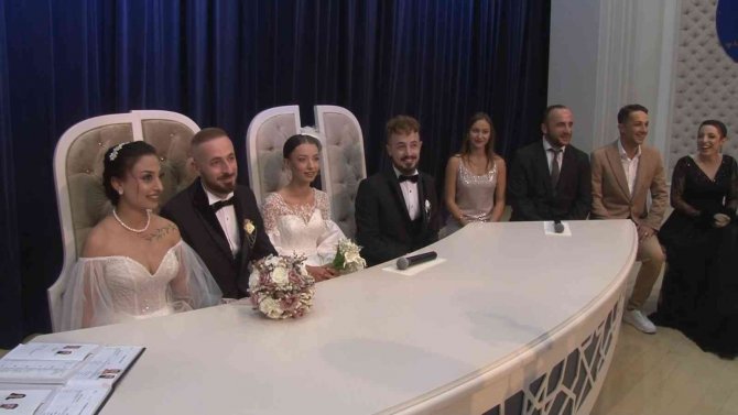 Üsküdar’da 2 Erkek Kardeş, 2 Kız Kardeş İle Evlendi