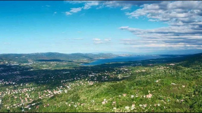 Kocaeli’nin Gündüzü Ayrı Gecesi Ayrı Mest Ediyor