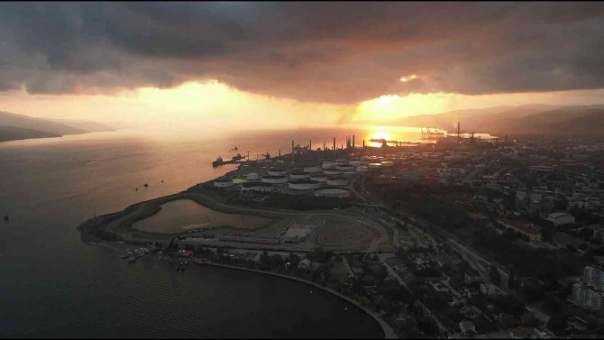 Kocaeli’nin Gündüzü Ayrı Gecesi Ayrı Mest Ediyor