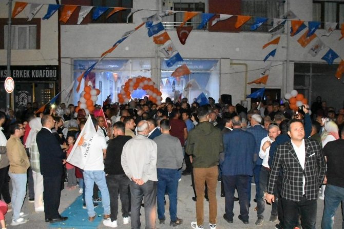 Ak Parti Tepebaşı İ̇lçe Başkanlığı Çamlıca Mahalle Temsilciliği Açılışı