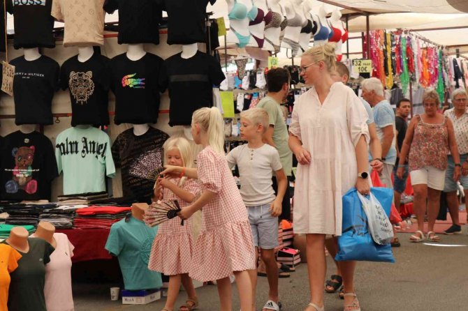 Alanya’da Yaşayan Yerleşik Ve Tatilci Yabancılar Alışverişte Semt Pazarını Tercih Ediyor