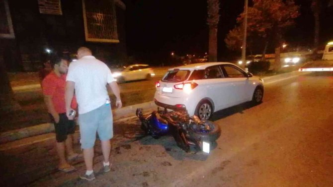 Otomobile Çarpan Alkollü Motosiklet Sürücüsü Yaralandı