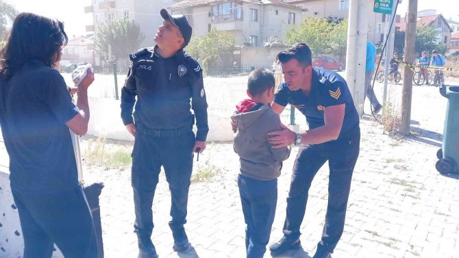 Yangında Dumanların Arasında Kalan Çocuğu İtfaiye Kurtardı