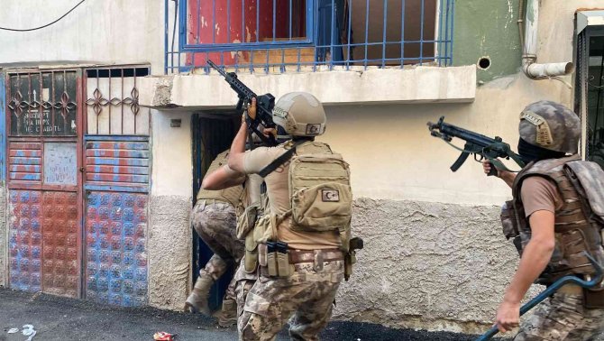 Mersin’de Deaş Operasyonu: 8 Gözaltı