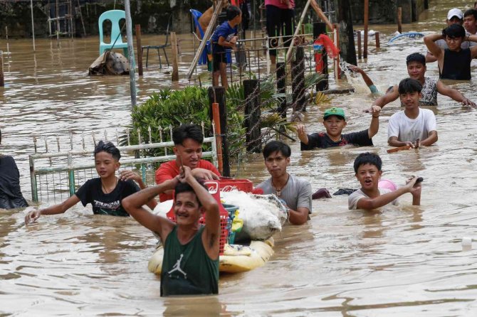 Filipinleri Vuran Noru Tayfunu’nda 5 Kurtarma Görevlisi Öldü