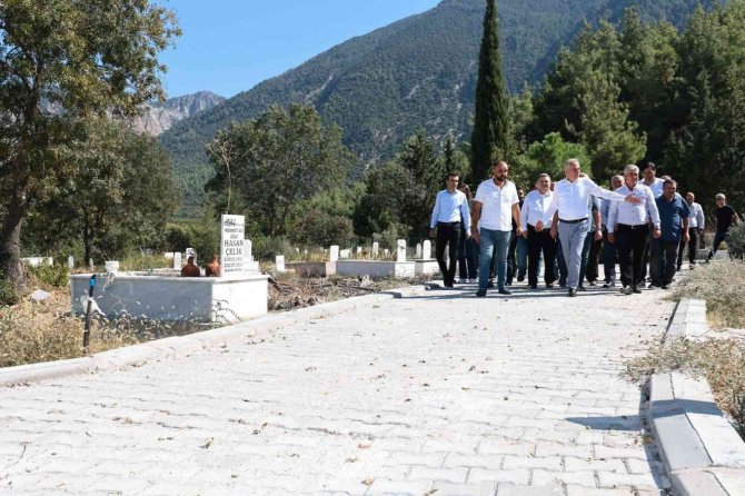 Denizli’de Mezarlıklar Yenileniyor