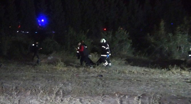 Gençlerin Gece Gezintisi Faciayla Noktalandı: 2 Ölü, 1 Ağır Yaralı