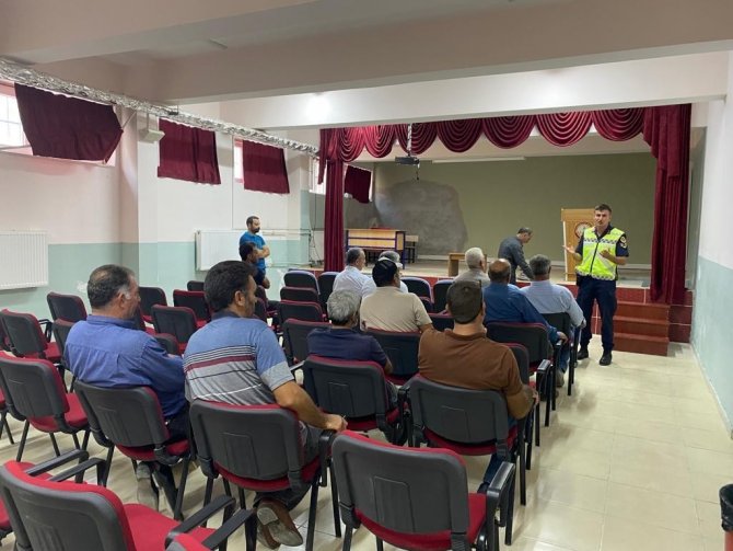 Jandarmadan Okul Servisi Şoförlerine Eğitim