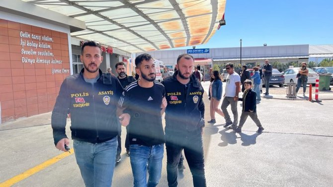 Cinayet Şüphelisi Baba Ve 2 Oğlu Tutuklandı