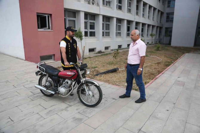 Motosikleti Çalınan Halk Ozanı Şiirle Şikayetçi Oldu Şiirle Teşekkür Etti