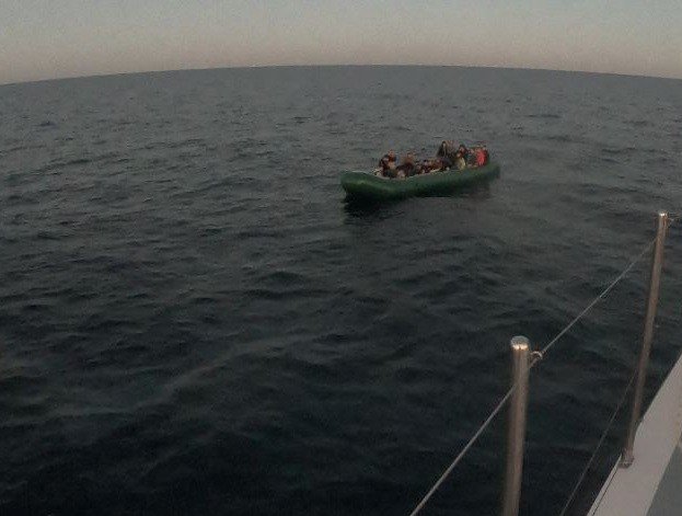 İ̇zmir Açıklarında 30 Düzensiz Göçmen Kurtarıldı, 24 Göçmen Yakalandı