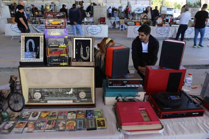 Karaman’da Antika Pazarı Kuruldu