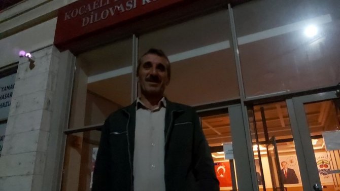 Asansörde Mahsur Kaldı, Yardımına İtfaiye Ekipleri Koştu