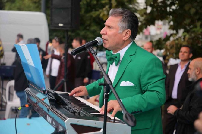 Hababam Vokal Grubu Coşturdu