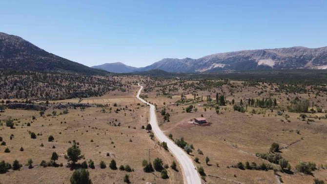 Konya Büyükşehir Bu Yıl Derebucak’a 13,4 Kilometre Mahalle Yolu Kazandırdı
