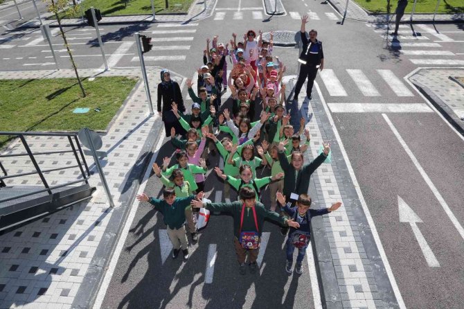 Mega Yeni Dönem Eğitimleri Başladı