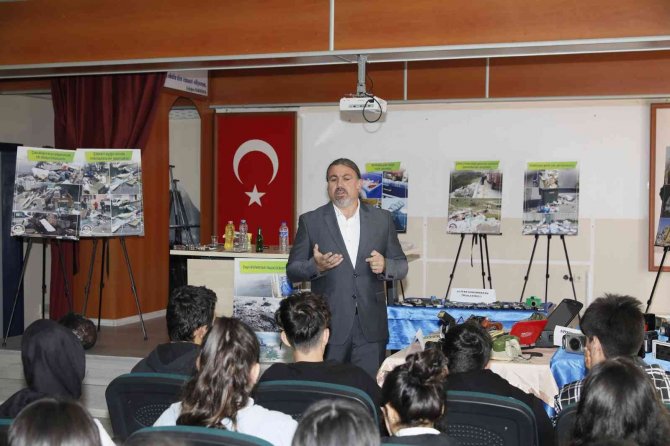 Verilen Bu Seminerle Öğrenciler Daha Bilinçli