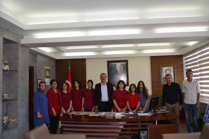 Kumlucalı Lise Öğrencileri İ̇talya Yolcusu