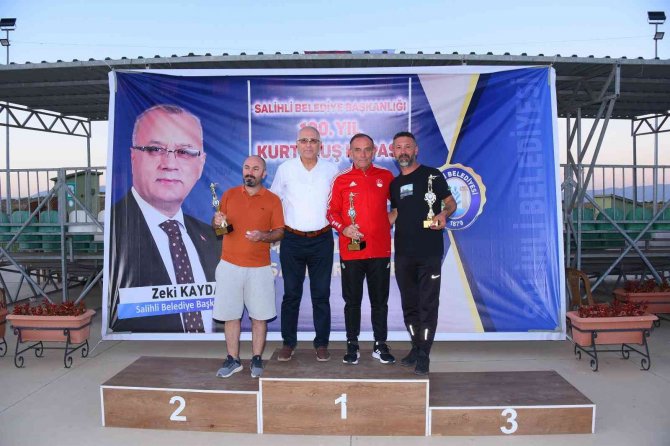 Salihli’de 100. Yıl Turnuvası’nda Kupalar Sahiplerini Buldu