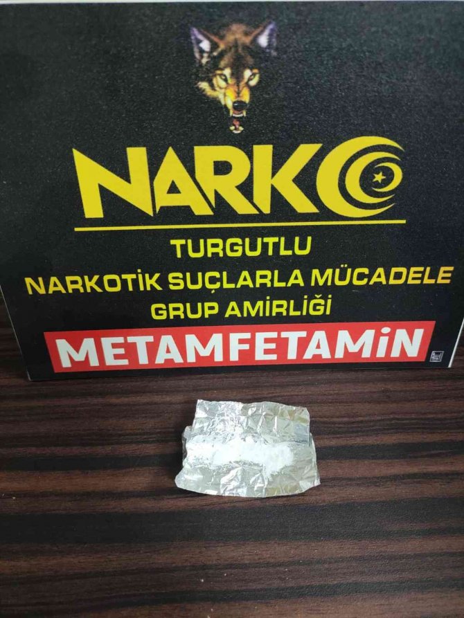Üzerinde Uyuşturucu Çıkan Şahıslar Gözaltına Alındı