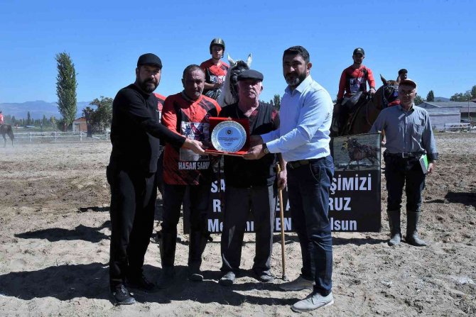 Sındırgı’da Cirit Şöleni
